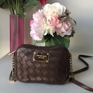 Michael KORS Woven Crossbody